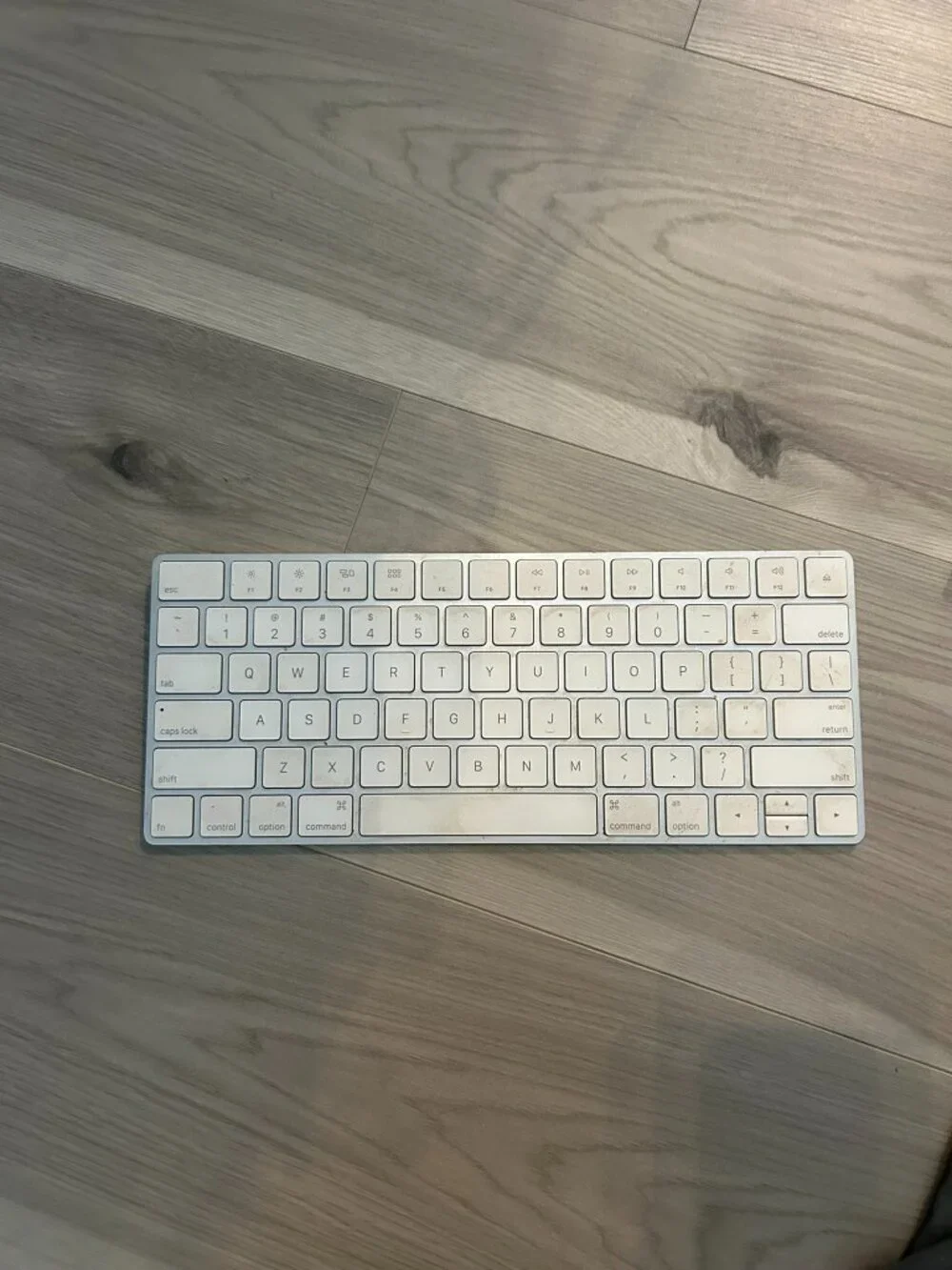 APPLE MAGIC KEYBOARD